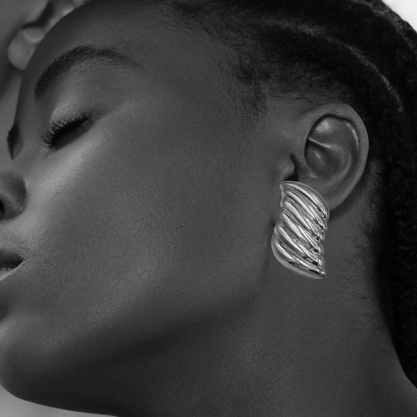 Vintage Sterling Silver Ribbed Earrings