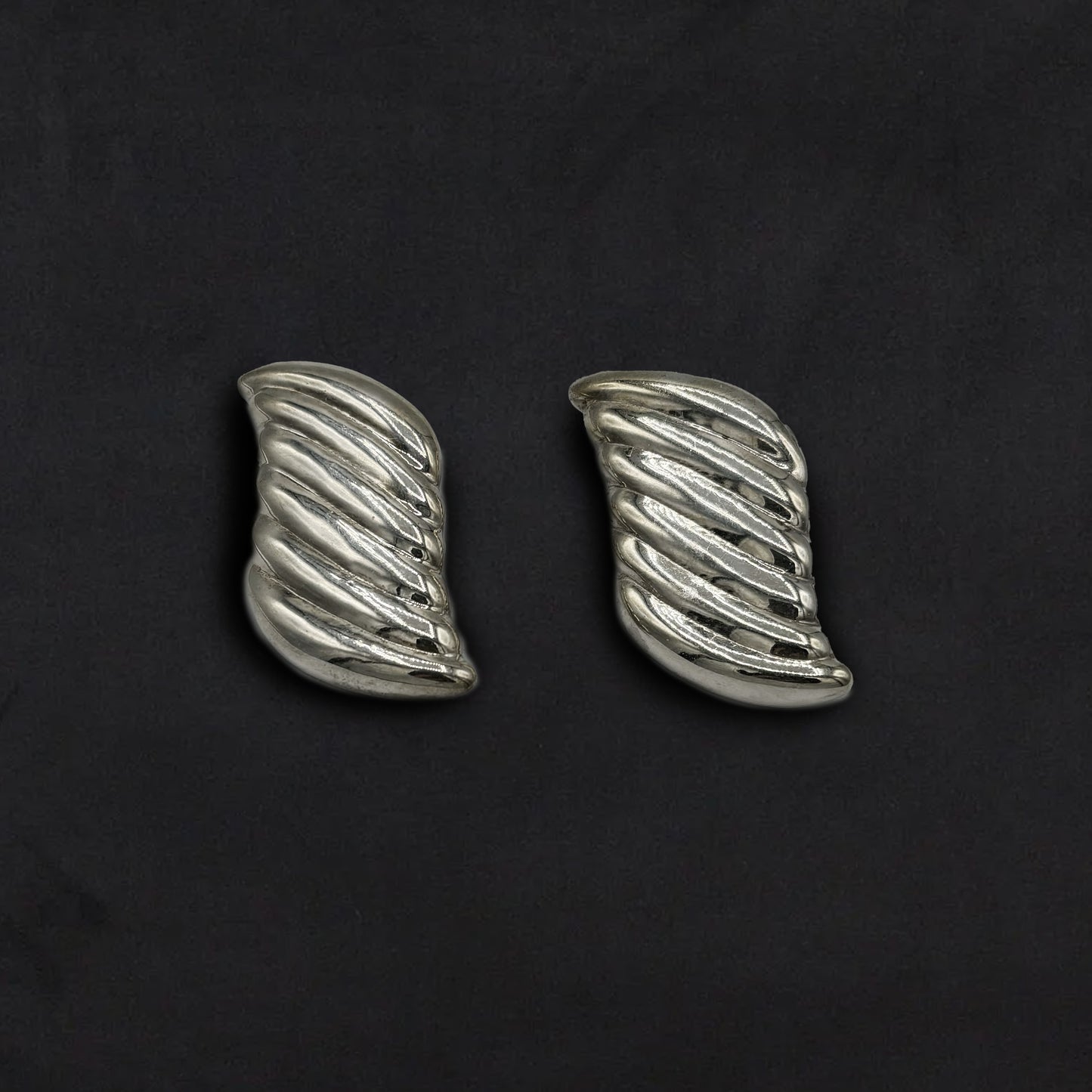 Vintage Sterling Silver Ribbed Earrings